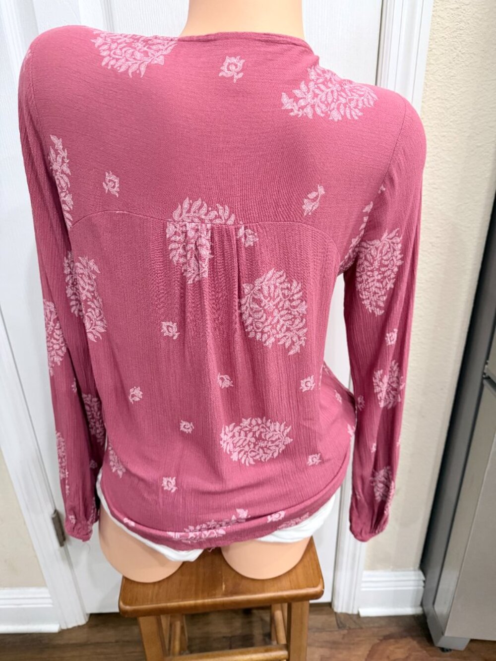 Mossimo Supply Co Boho Faux Wrap Top Small Dusty Rose Floral 100% Rayon Tie Neck - Picture 4 of 13